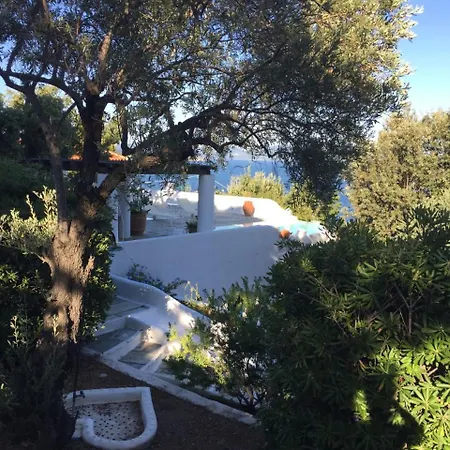 Arios, Pool, Jacuzzi And Sea