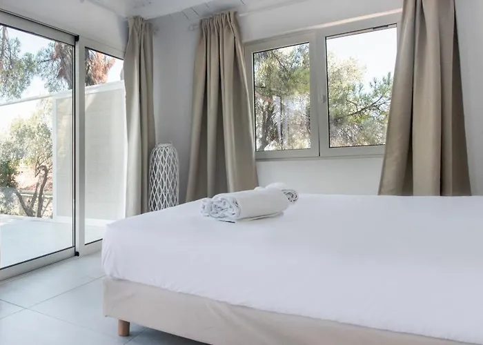 Arios, Pool, Jacuzzi And Sea Villa