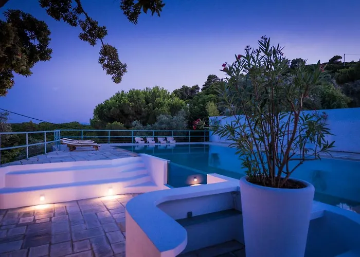 Arios, Pool, Jacuzzi And Sea Kanapitsa (Skiathos)