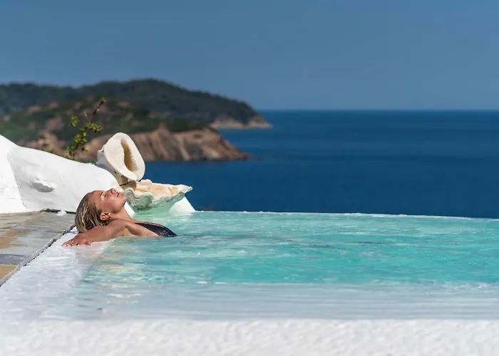 Arios, Pool, Jacuzzi And Sea Villa