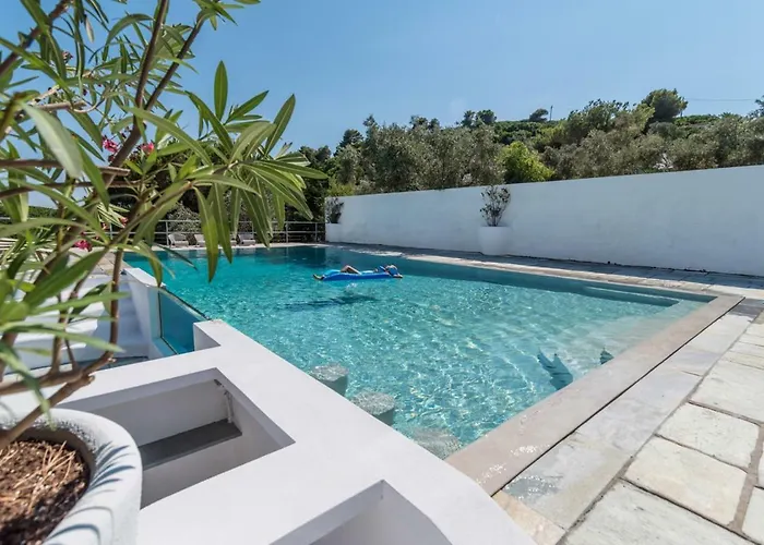 Arios, Pool, Jacuzzi And Sea *