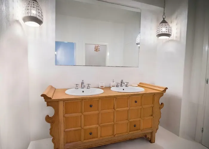 Arios, Pool, Jacuzzi And Sea *