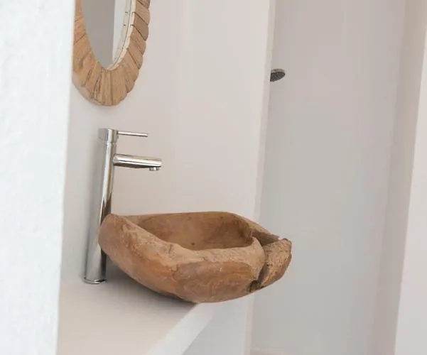 Arios, Pool, Jacuzzi And Sea