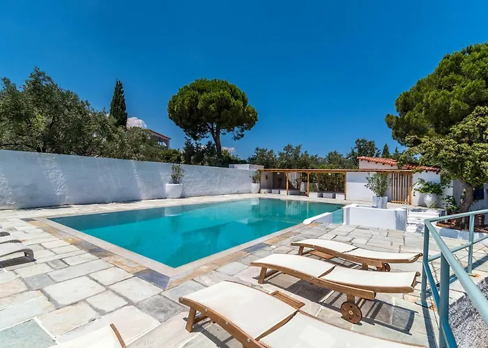 Arios, Pool, Jacuzzi And Sea