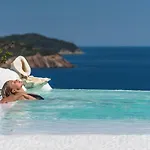 Arios, Pool, Jacuzzi And Sea 别墅